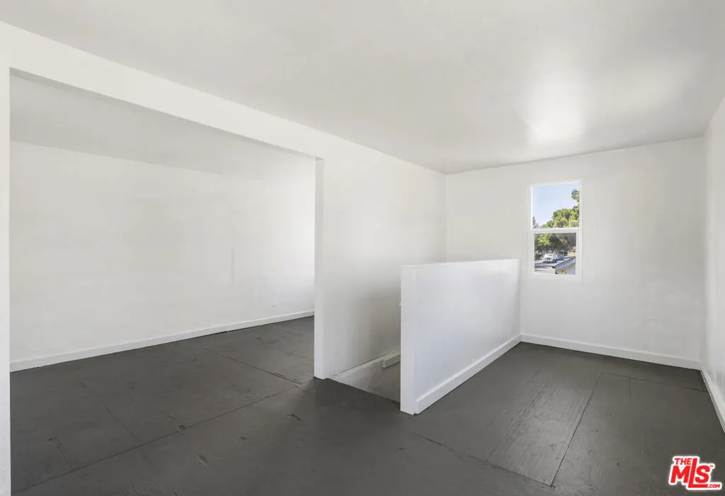 4918 10th Avenue, Los Angeles, California 90043 home-pic-32